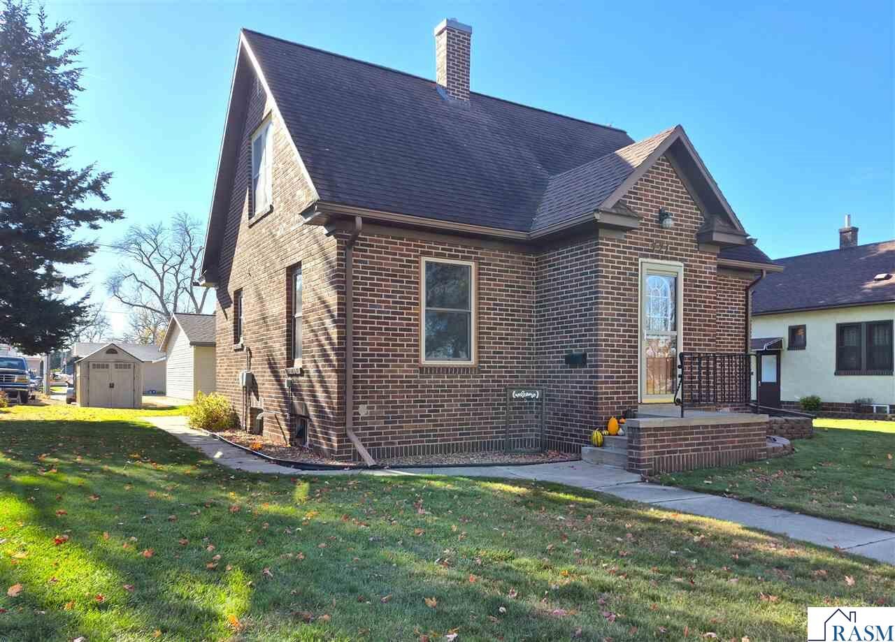 Property Photo: 721 SW Maple Street MN 56085