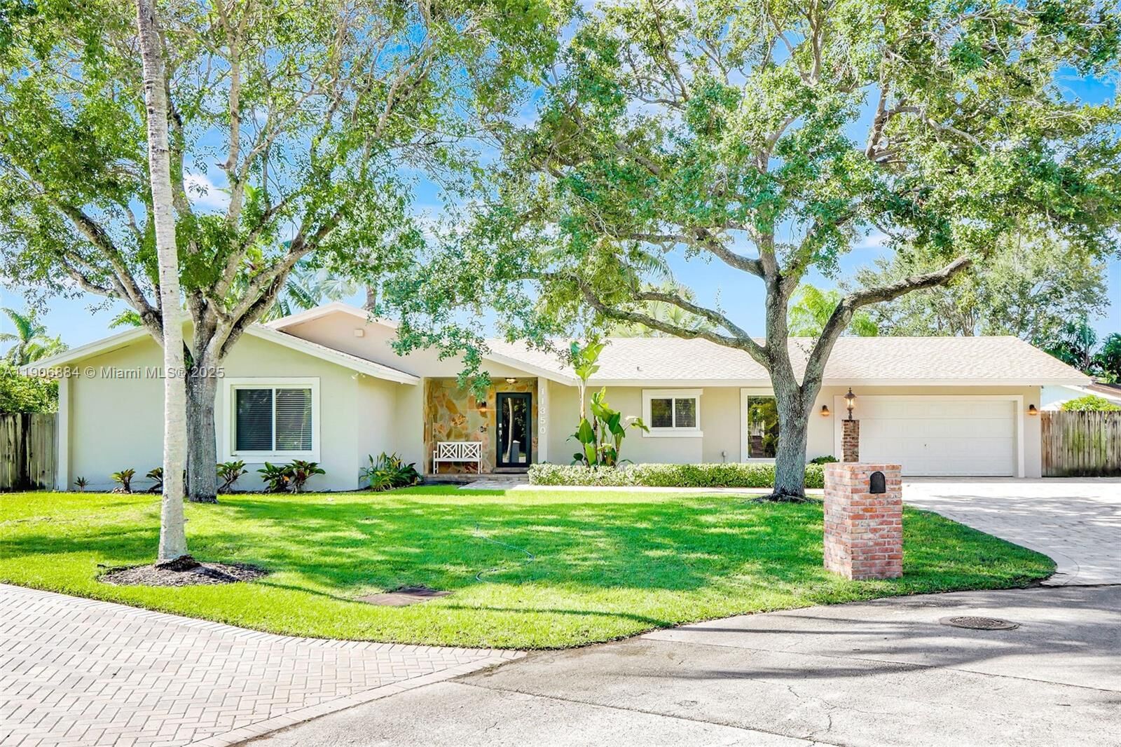 Property Photo: 11350 SW 127th St FL 33176