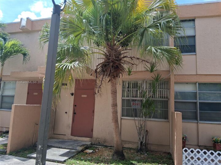 Property Photo: 6103 SW 69th St 41 FL 33143