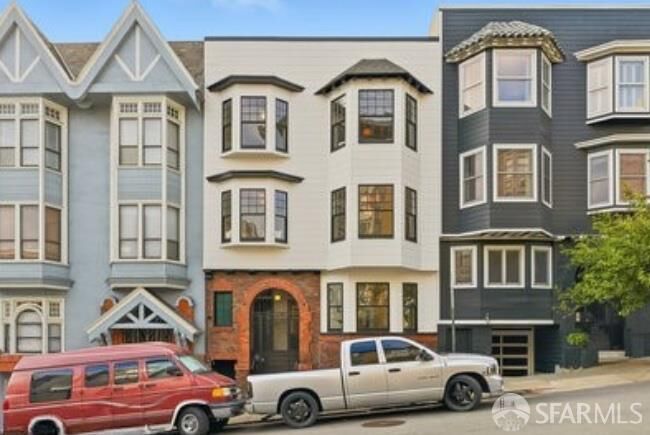 951 Leavenworth Street  San Francisco CA 94109 photo