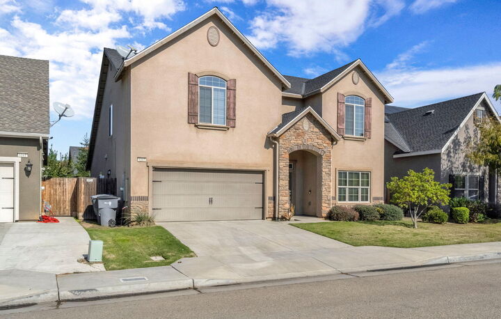 Property Photo:  6165 E Farrin Avenue  CA 93727 