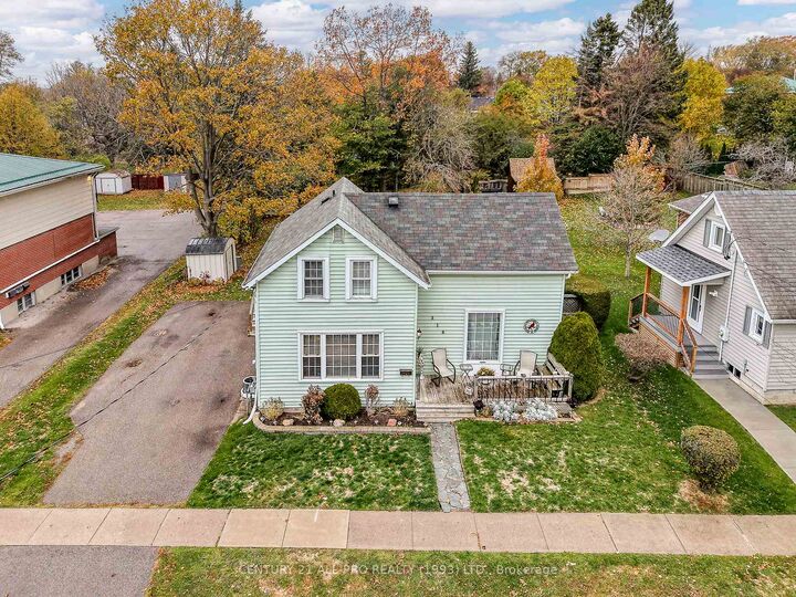 Photo de la propriété:  316 Tweed Street  ON K9A 2R9 