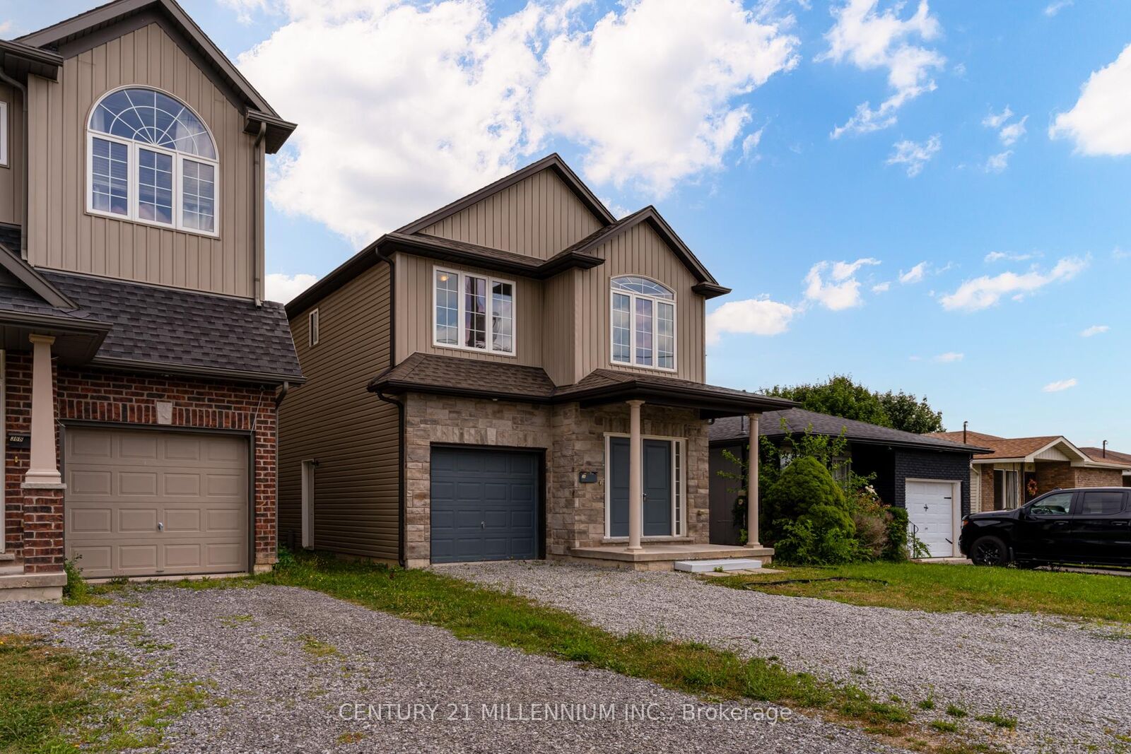 Property Photo:  38 Kent Street Upper  ON L2S 1H2 