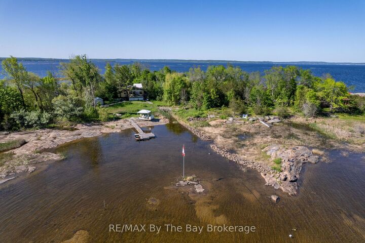 116 Island 150/ Brosseau Island — photo 1