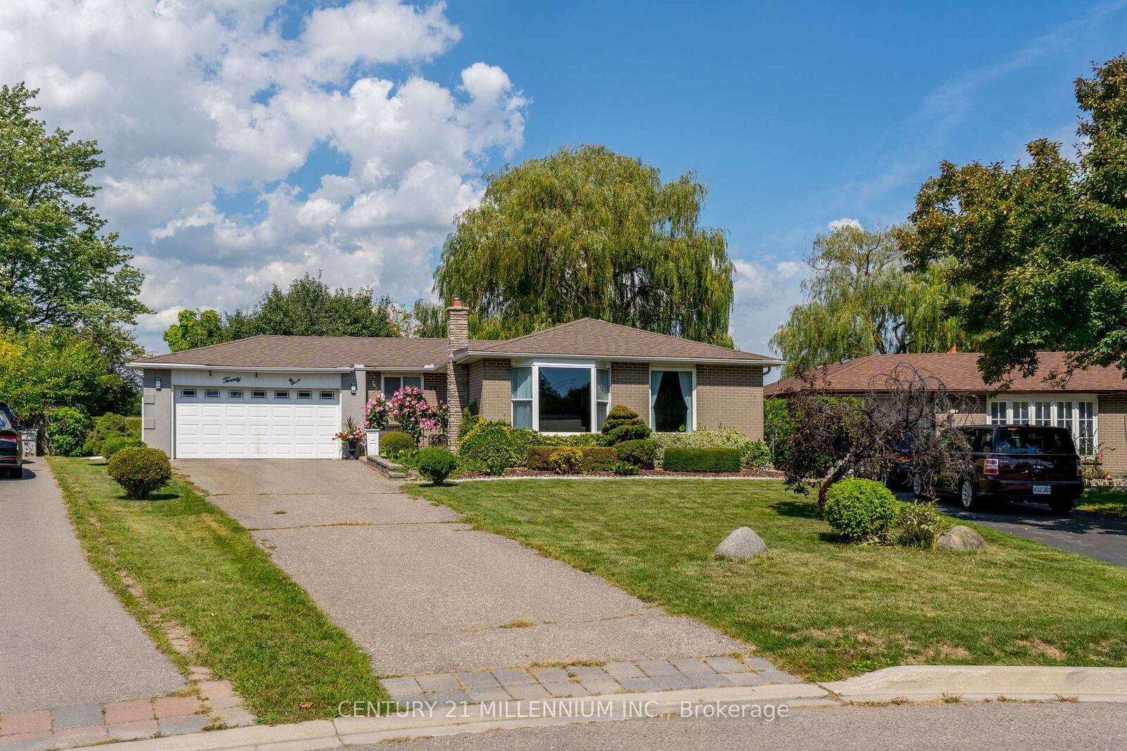 Property Photo:  20 Dunblaine Crescent  ON L6T 3H2 