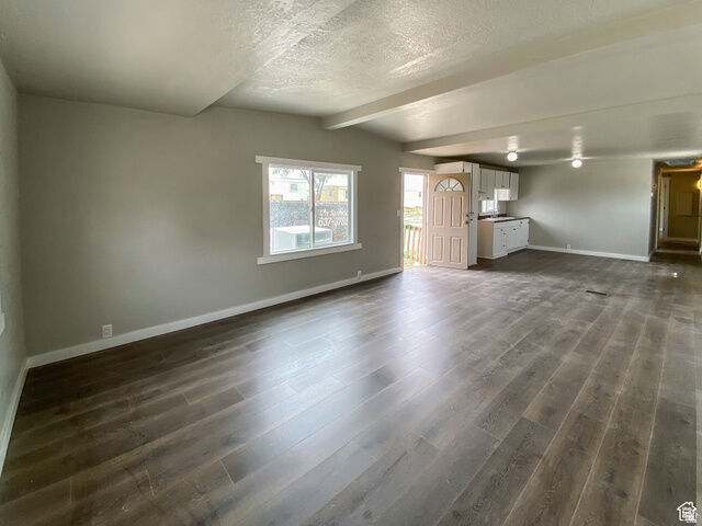 Property Photo:  425 N Esquire Pkwy  UT 84513 