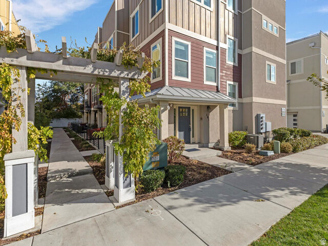 Property Photo:  4731 S Hillhouse Cv 101  UT 84107 