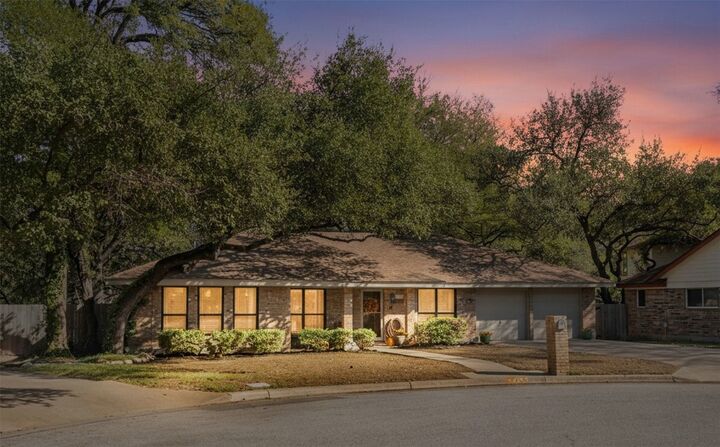 Property Photo:  6903 Treaty Oak Circle  TX 78749 