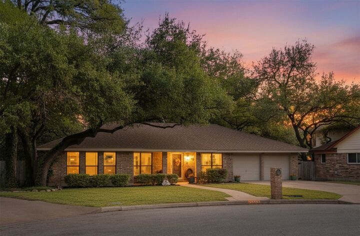 Property Photo:  6903 Treaty Oak Circle  TX 78749 