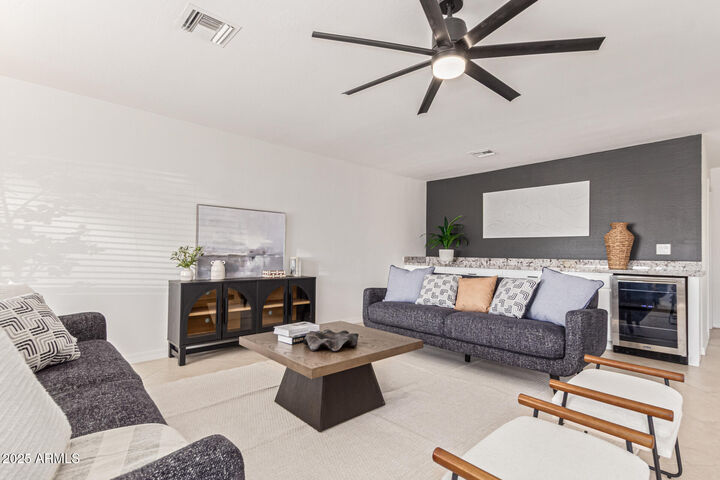 Property Photo: 8124 E Mitchell Drive AZ 85251