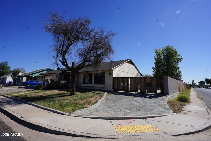 Property Photo:  709 E Halifax Street  AZ 85203 
