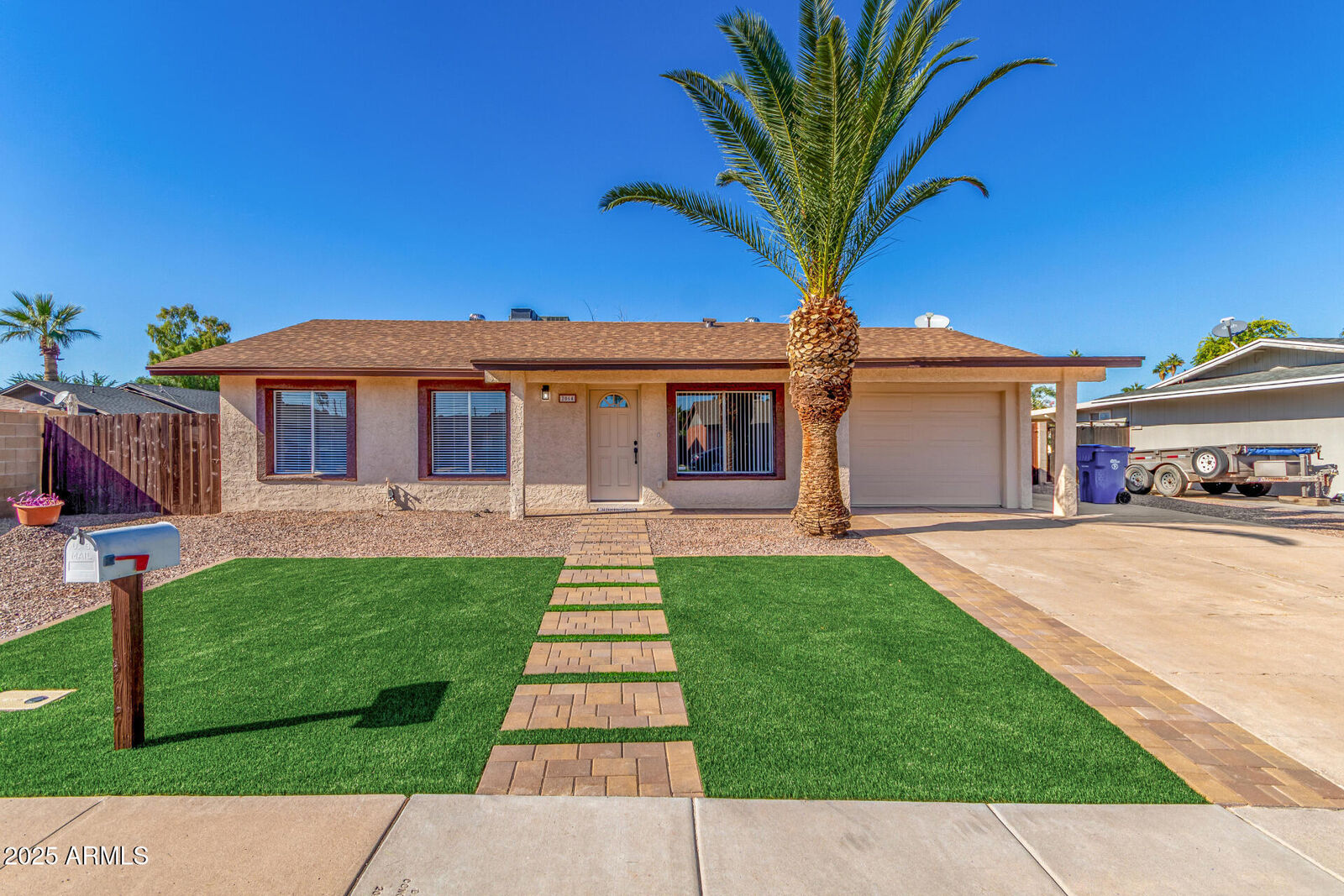 Property Photo:  2064 W Camino Circle  AZ 85201 