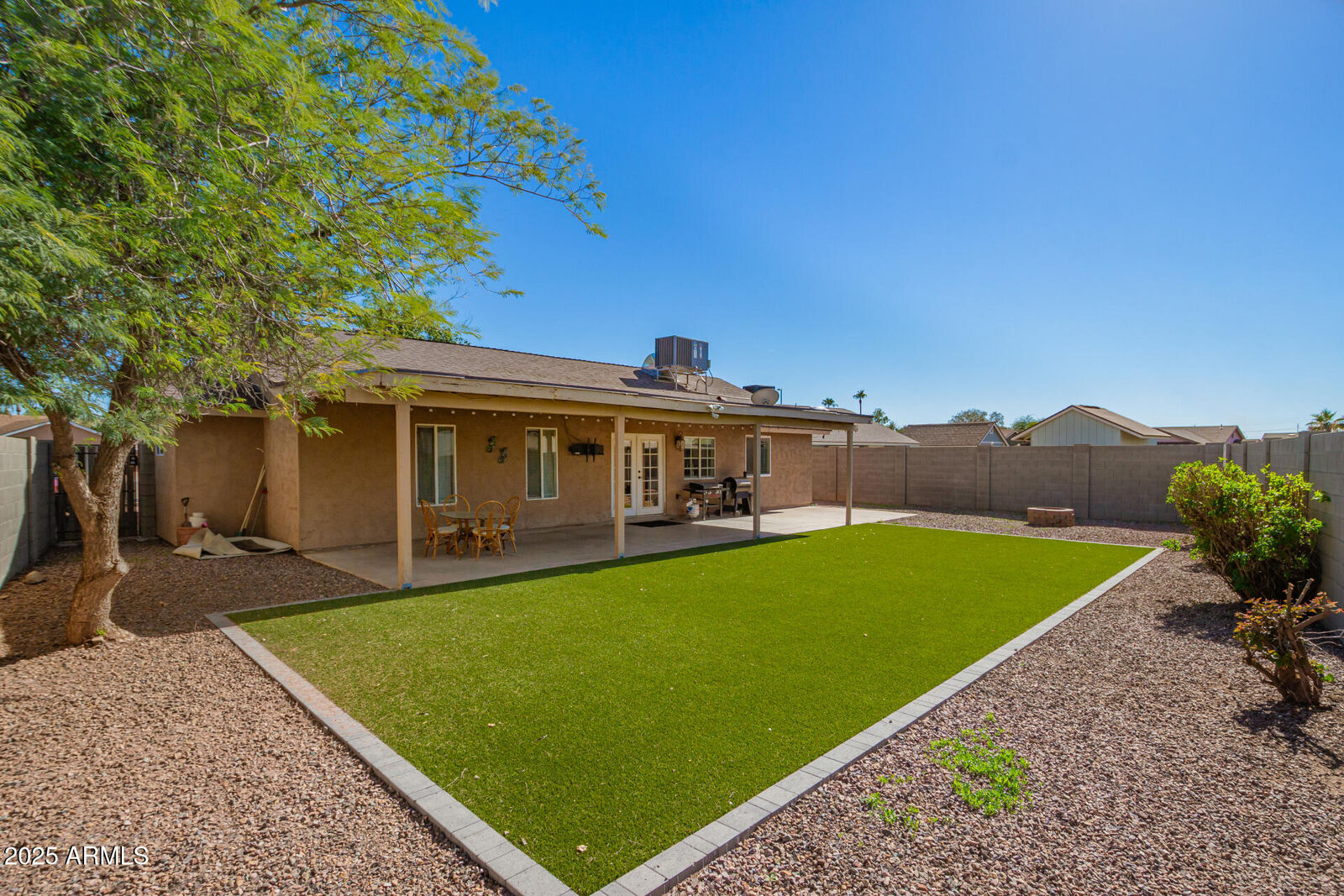 Property Photo: 936 N Birch Street AZ 85233