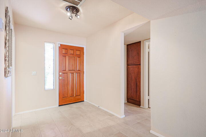 Property Photo: 9118 W Topeka Drive AZ 85382