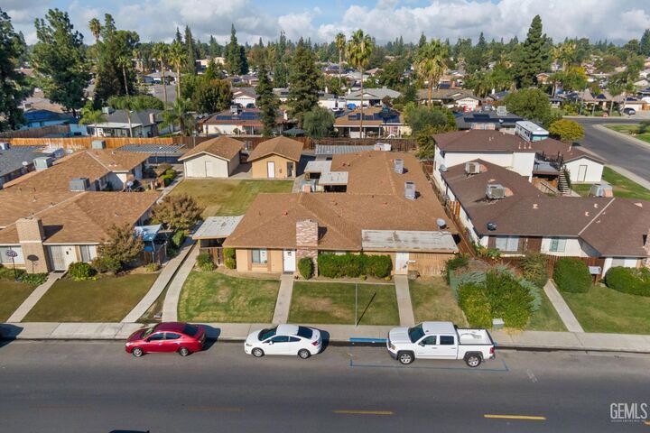 2700 N Half Moon Drive  Bakersfield CA 93309 photo