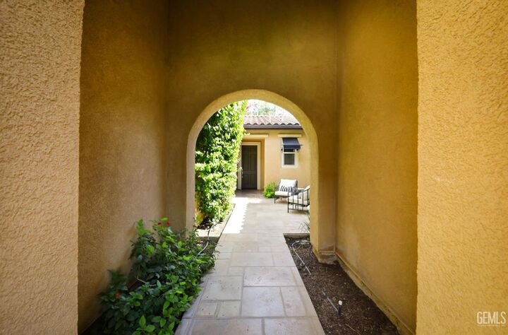 Property Photo:  5204 Boulder Creek Place  CA 93312 