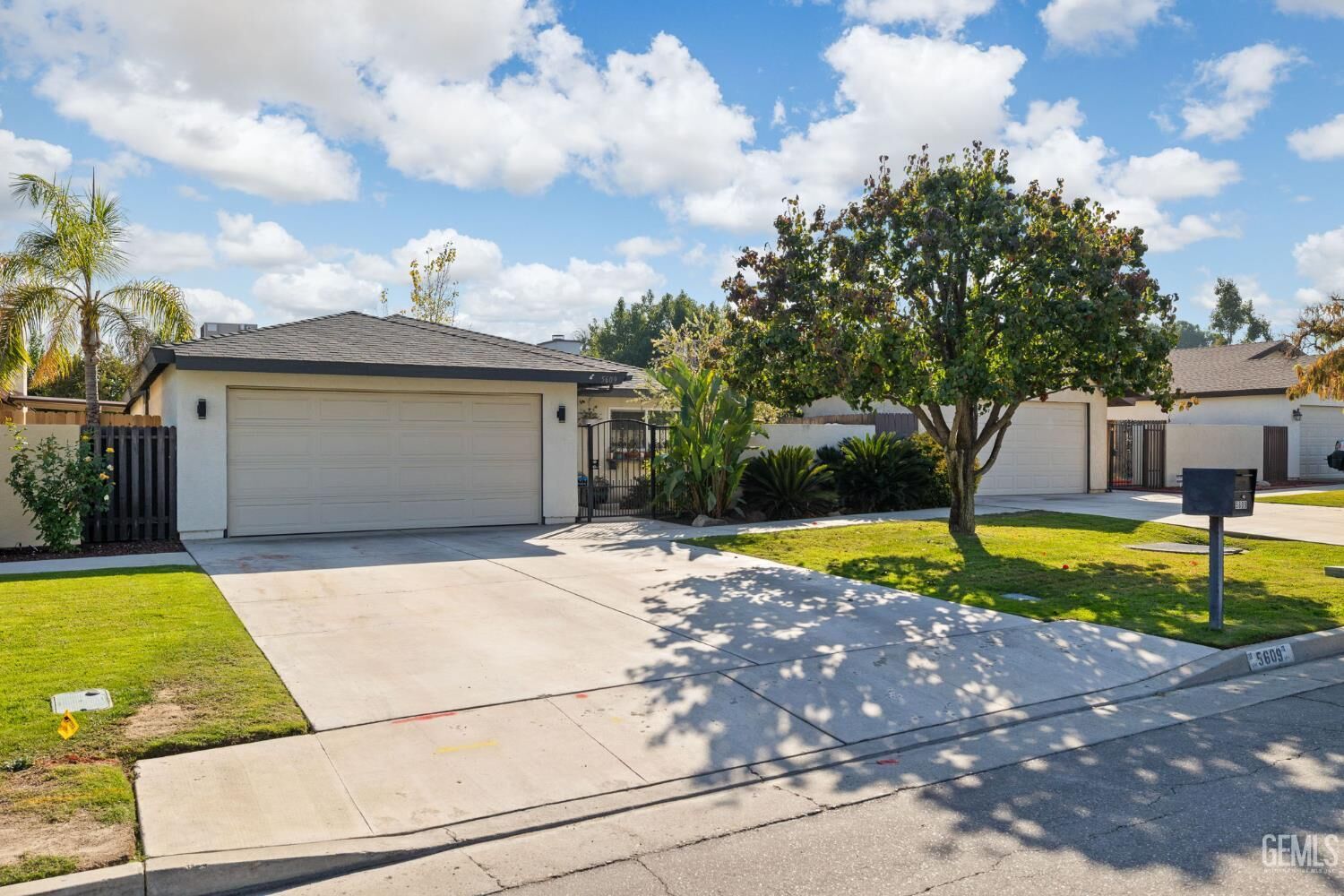 Property Photo:  5609 Arbor Court  CA 93309 