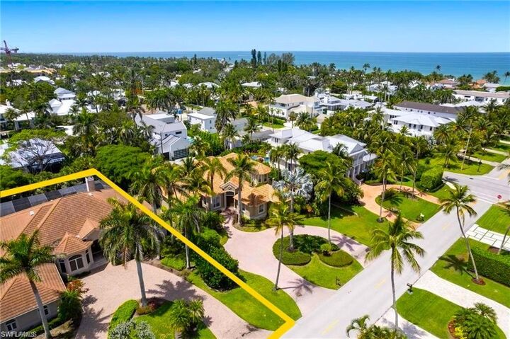 Property Photo:  258 9th Ave S  FL 34102 