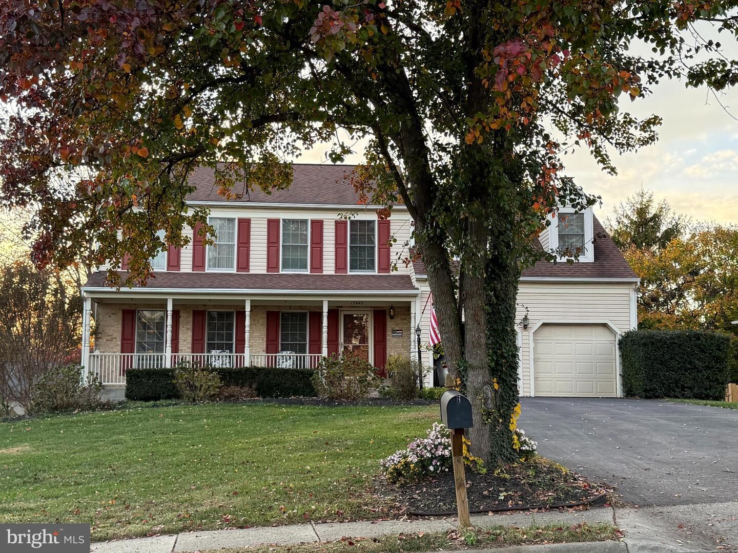 Property Photo: 17443 Aldershot Place VA 20132