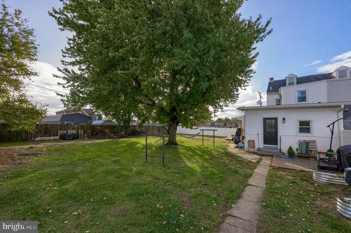 Property Photo:  1061 Hay Street  PA 17403 