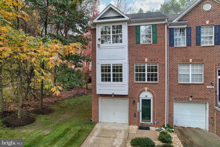Property Photo:  2400 Lemontree Lane  MD 20774 