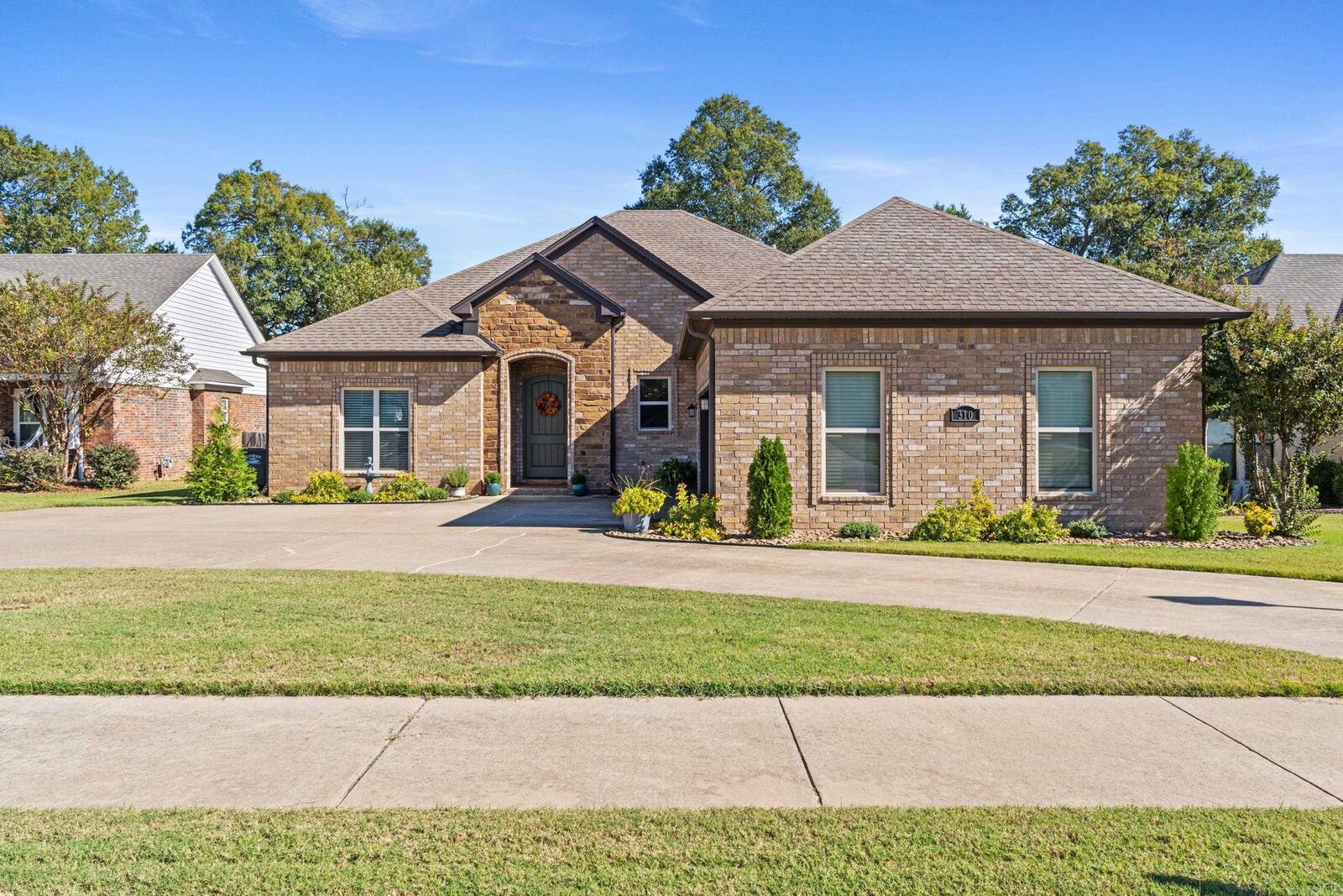 Property Photo: 310 Vintage Cove AR 72034