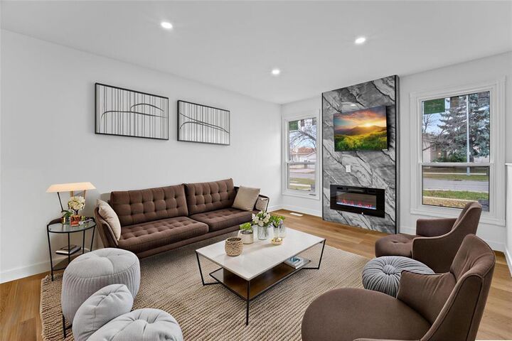 Property Photo:  109 Grandmont Boulevard  MB R3V 1M8 