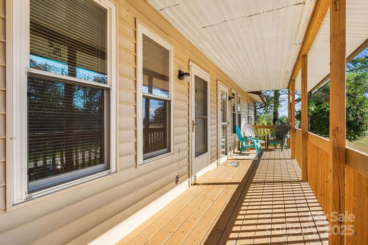 Property Photo: 645 Flint Hill Road NC 28701