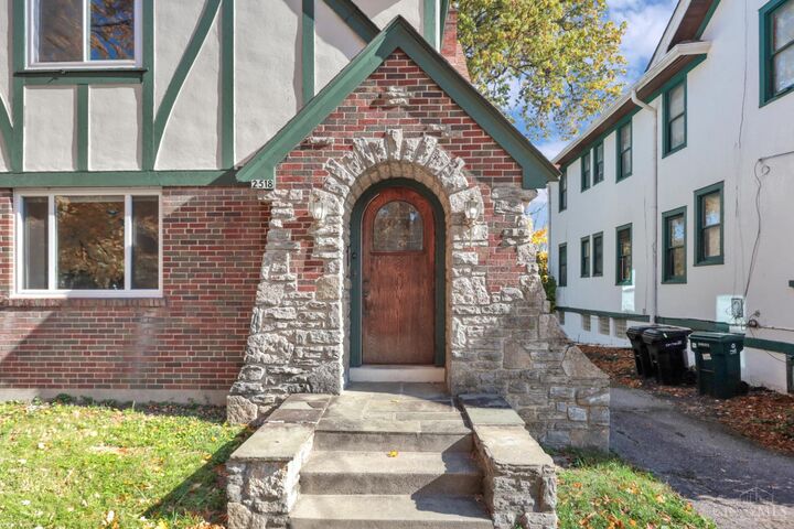 Property Photo:  2518 Homestead Place  OH 45211 
