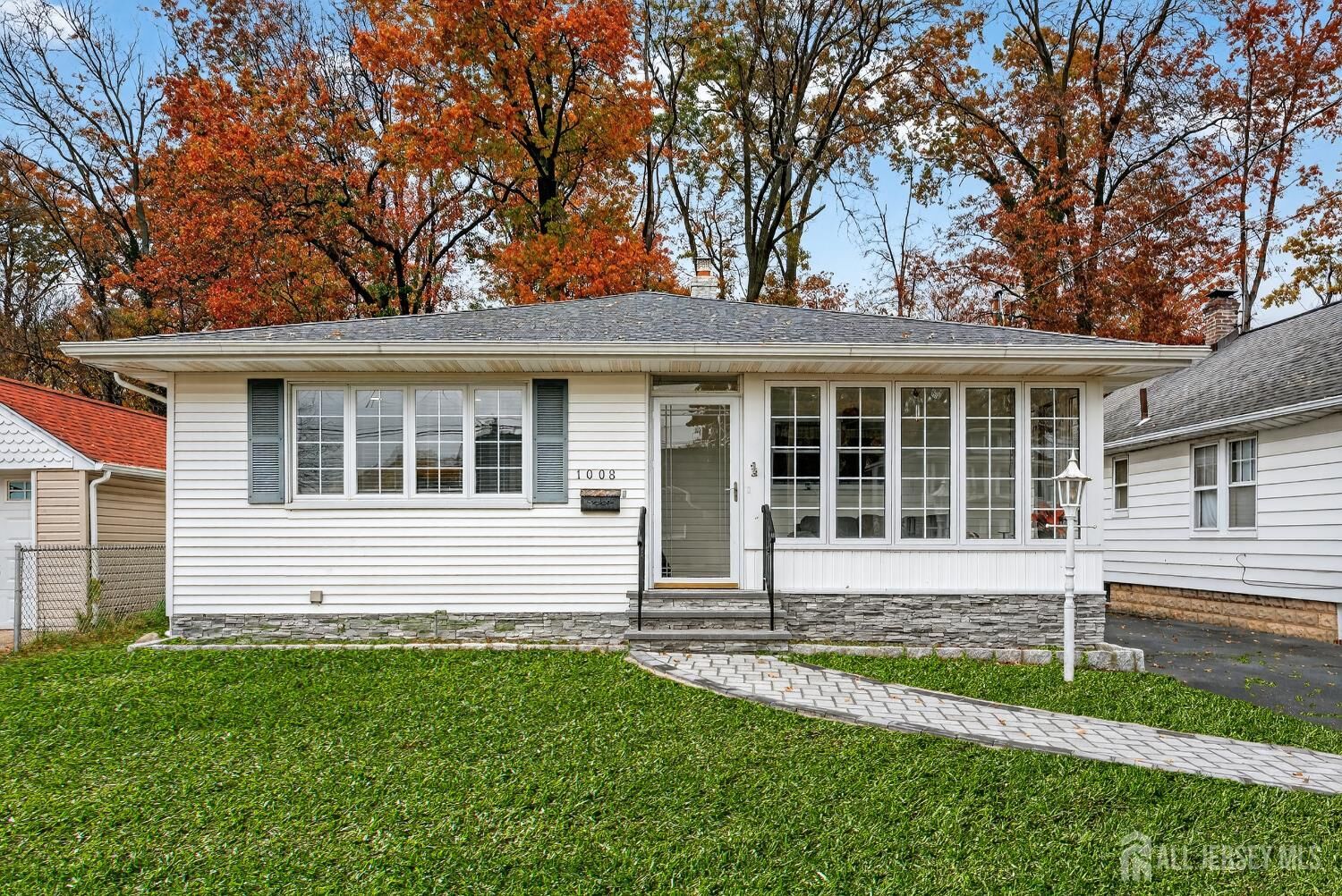 Property Photo:  1008 Main Street  NJ 08863 