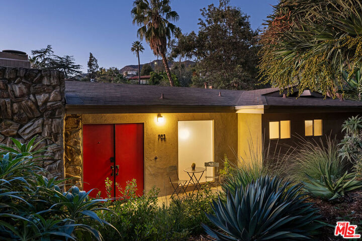 Property Photo: 702 Cavanagh Rd CA 91207