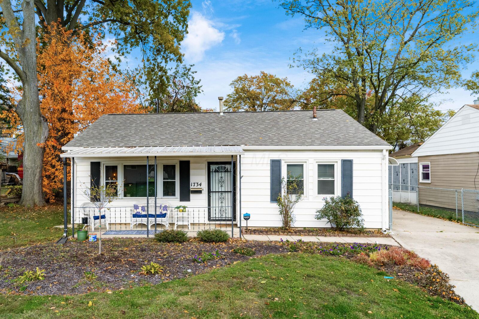 Property Photo: 1734 Ferris Road OH 43224