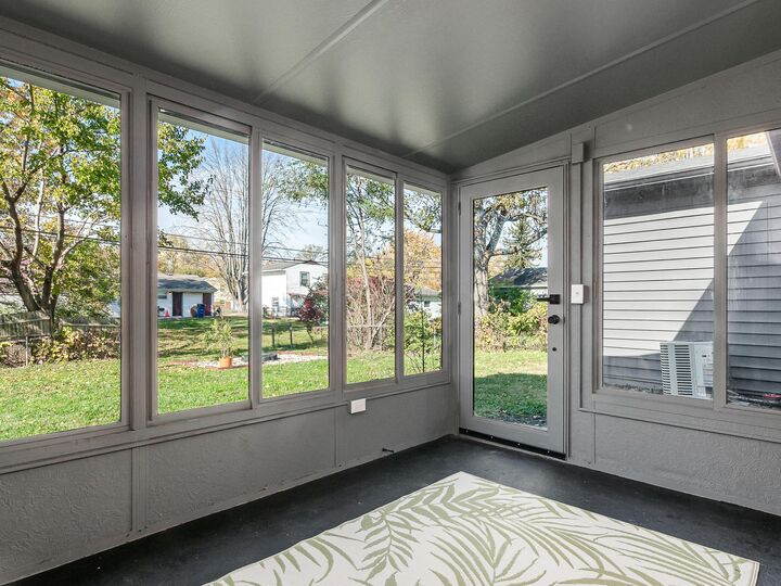 Property Photo: 1543 S Hamilton Road OH 43227