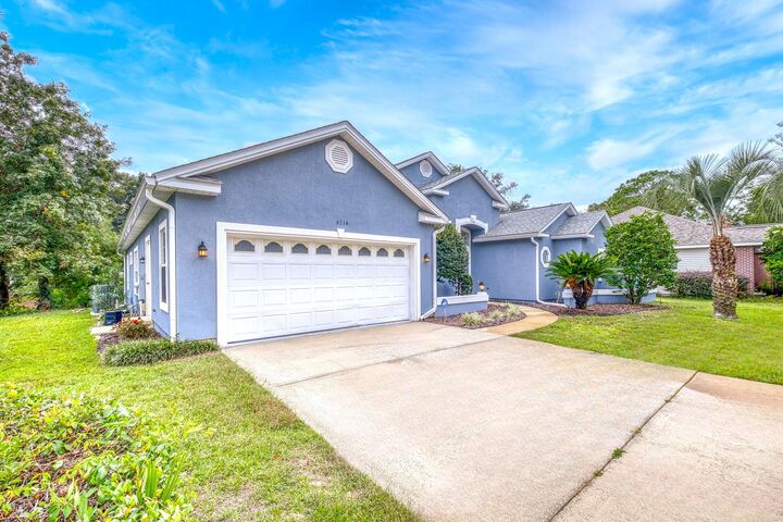 Property Photo: 4314 E 4314 Hidden Lakes Dr E Drive FL 32578