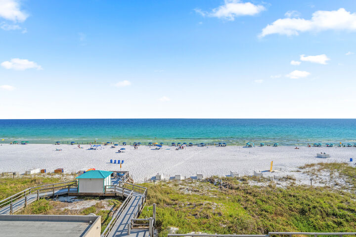 Property Photo: 1040 U.s. Highway 98 511 FL 32541