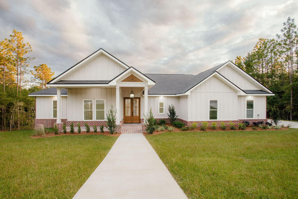 Property Photo: 2474 Hammock Lane FL 32536