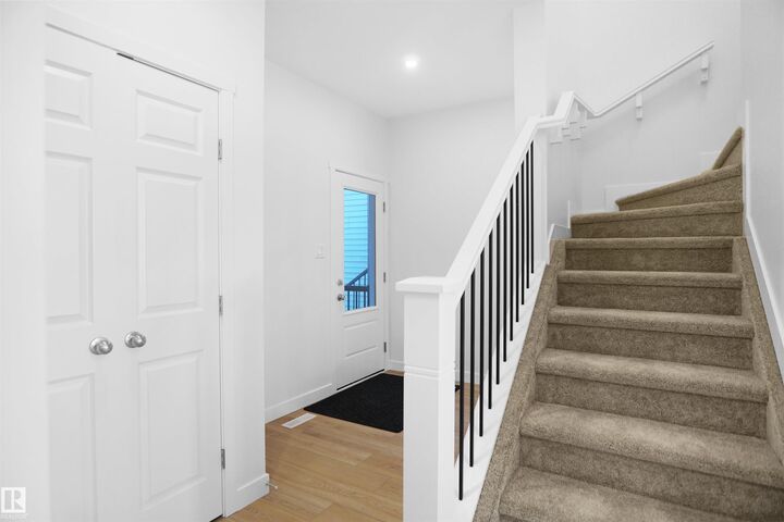 Property Photo:  18967 28 Avenue NW  AB T6M 3C4 