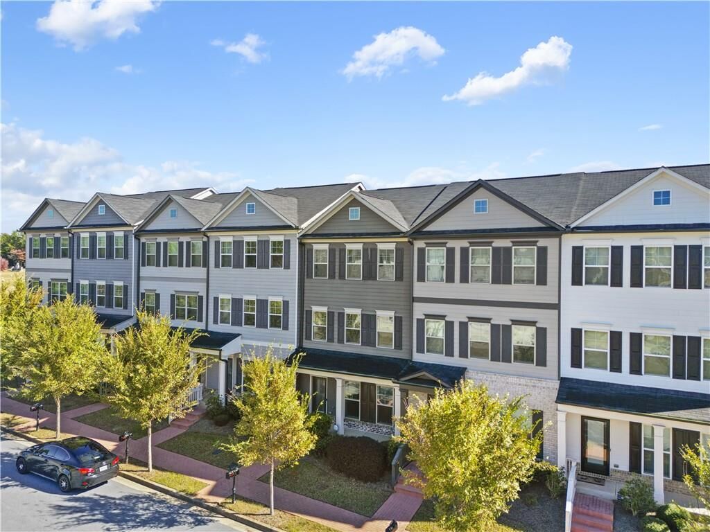 Property Photo: 3619 Hawthorne Terrace GA 30337