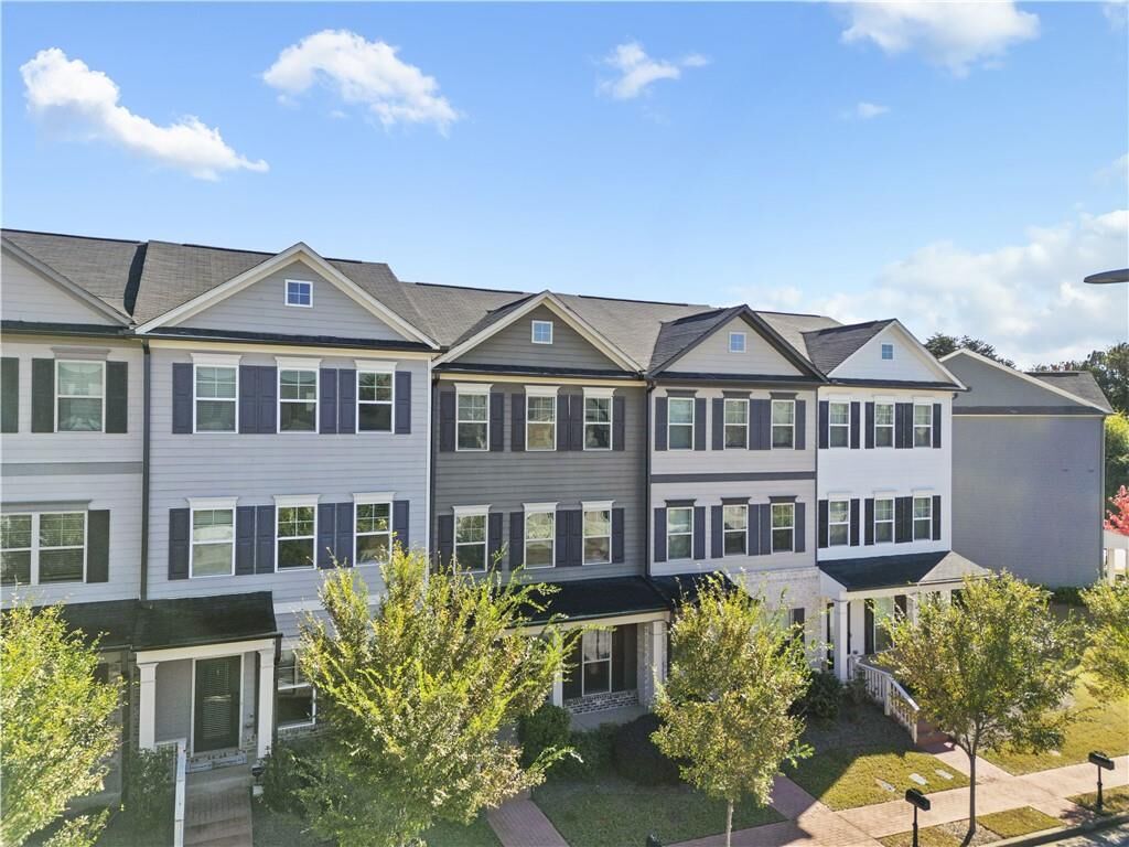 Property Photo:  3619 Hawthorne Terrace  GA 30337 