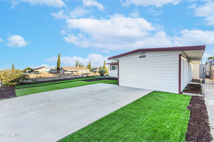 Property Photo: 3632 Flory Avenue TX 79904