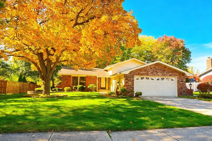 Property Photo: 2324 Robinhood Boulevard IN 46375