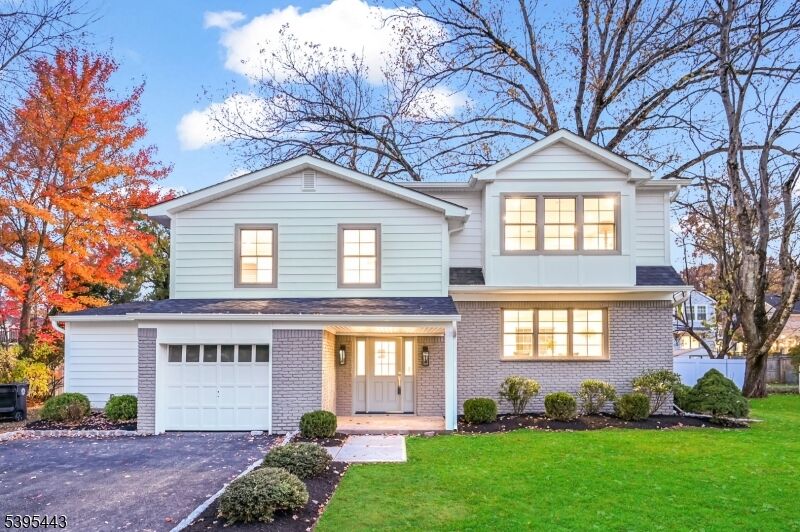 Property Photo:  5 Woodland Rd  NJ 07928 