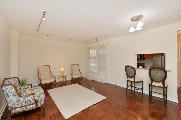 Property Photo: 5 Roosevelt Pl 1F NJ 07042
