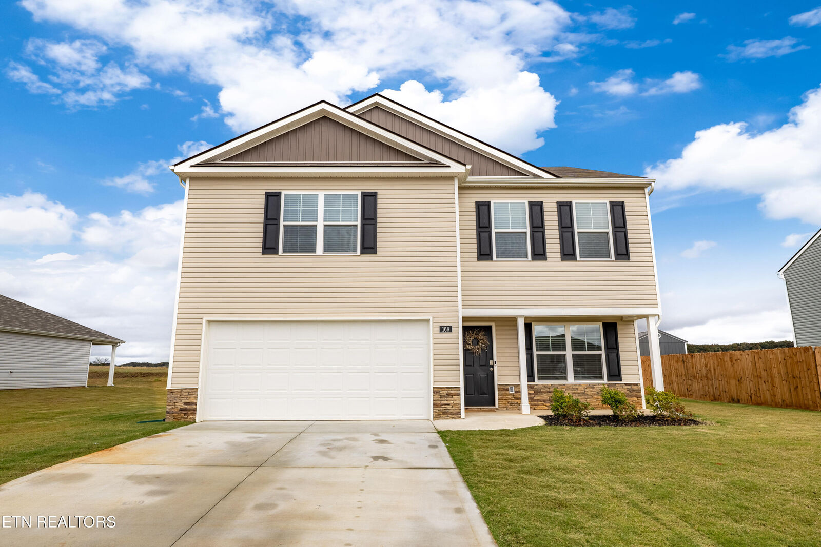 Property Photo: 168 Crescent Circle TN 37826