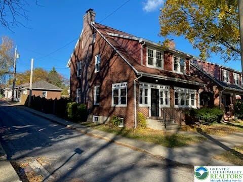 Property Photo:  1131 N New Street  PA 18018 