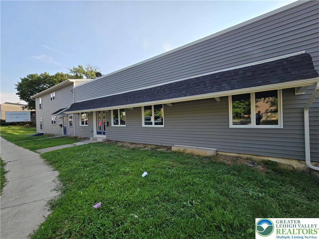 Property Photo:  702 S 8th Street  PA 18103 
