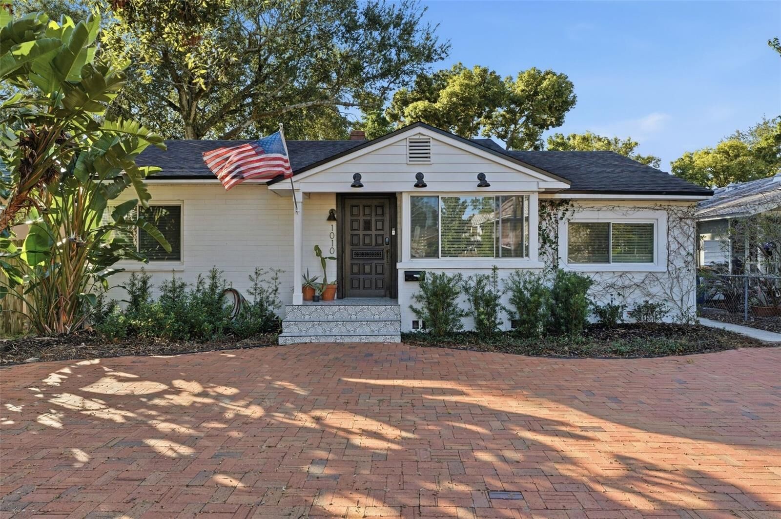 Property Photo: 1010 Aragon Avenue FL 32789