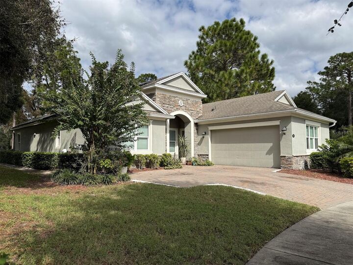 Property Photo: 122 Pennyroyal Lane FL 32724