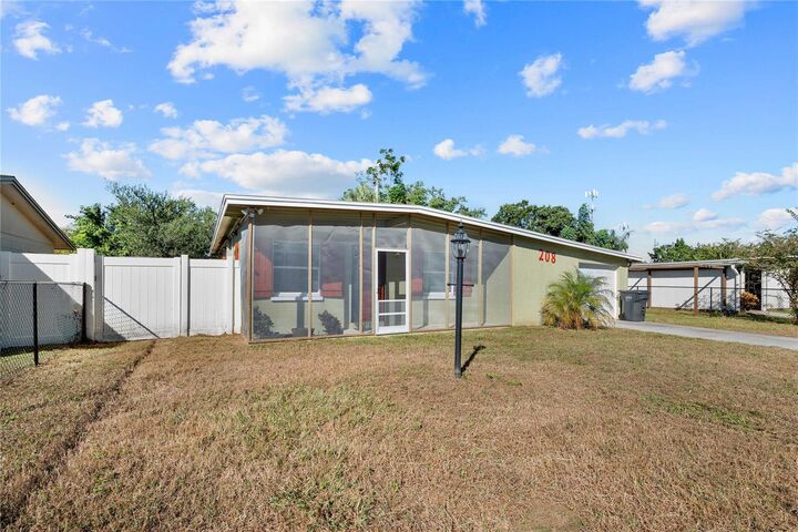 Property Photo: 208 Harmony Lane FL 33511