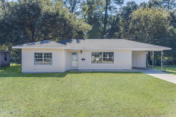 Property Photo: 215 Ridgeway Drive MS 39507